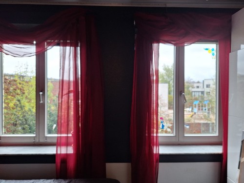 Rote schlaufenschals und 2 - schlaufenschals,